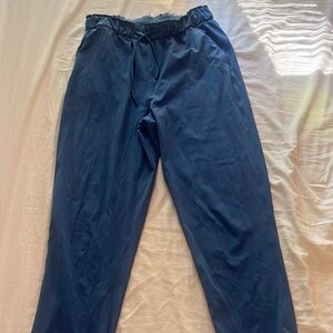 Lululemon Jogger with pockets and elastic waistband